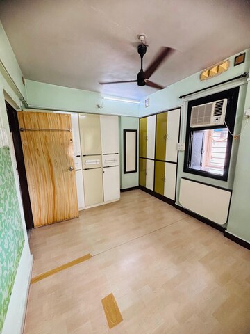 Room in 3 BHK Apartment at Satyam Society Panch Pakhdi, Panch Pakhadi – for Rent