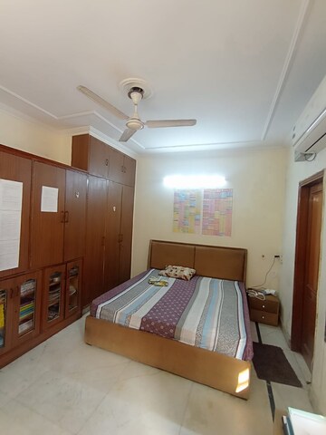Bedroom in 3 BHK Builder Floor at West Patel Nagar – for Rent