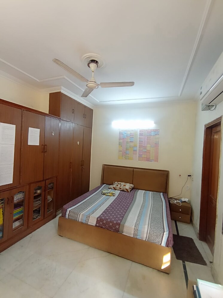 Bedroom, west patel nagar 3 Bedroom 1200 Sq.Ft. Builder Floor In West Patel Nagar Delhi 8768234