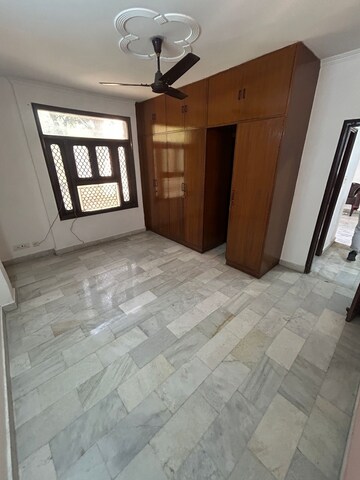 Room in 2 BHK Builder Floor at East Patel Nagar – for Rent