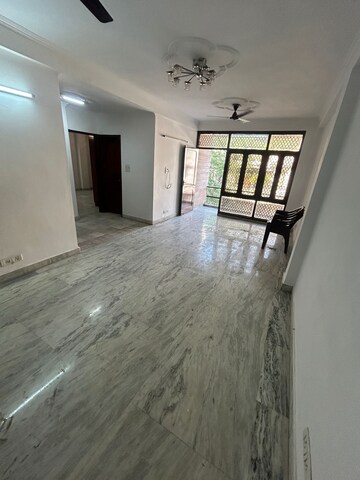 Room in 2 BHK Builder Floor at East Patel Nagar – for Rent