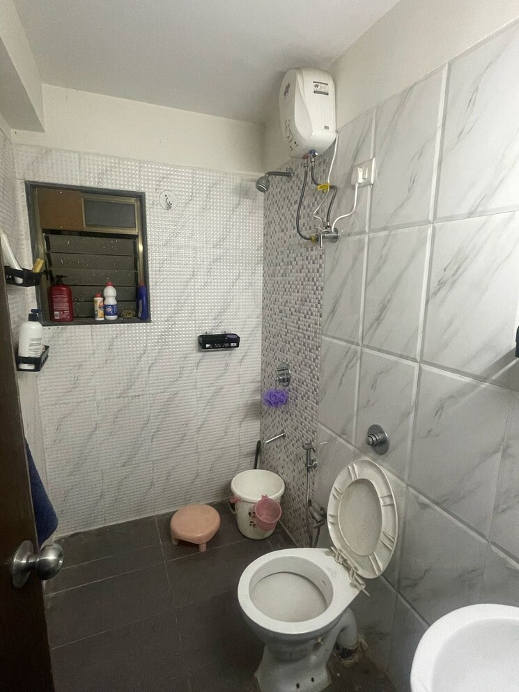 Bathroom, haware-vrindavan-new-panvel 2 Bedroom 1050 Sq.Ft. Apartment In New Panvel Navi Mumbai 8768277