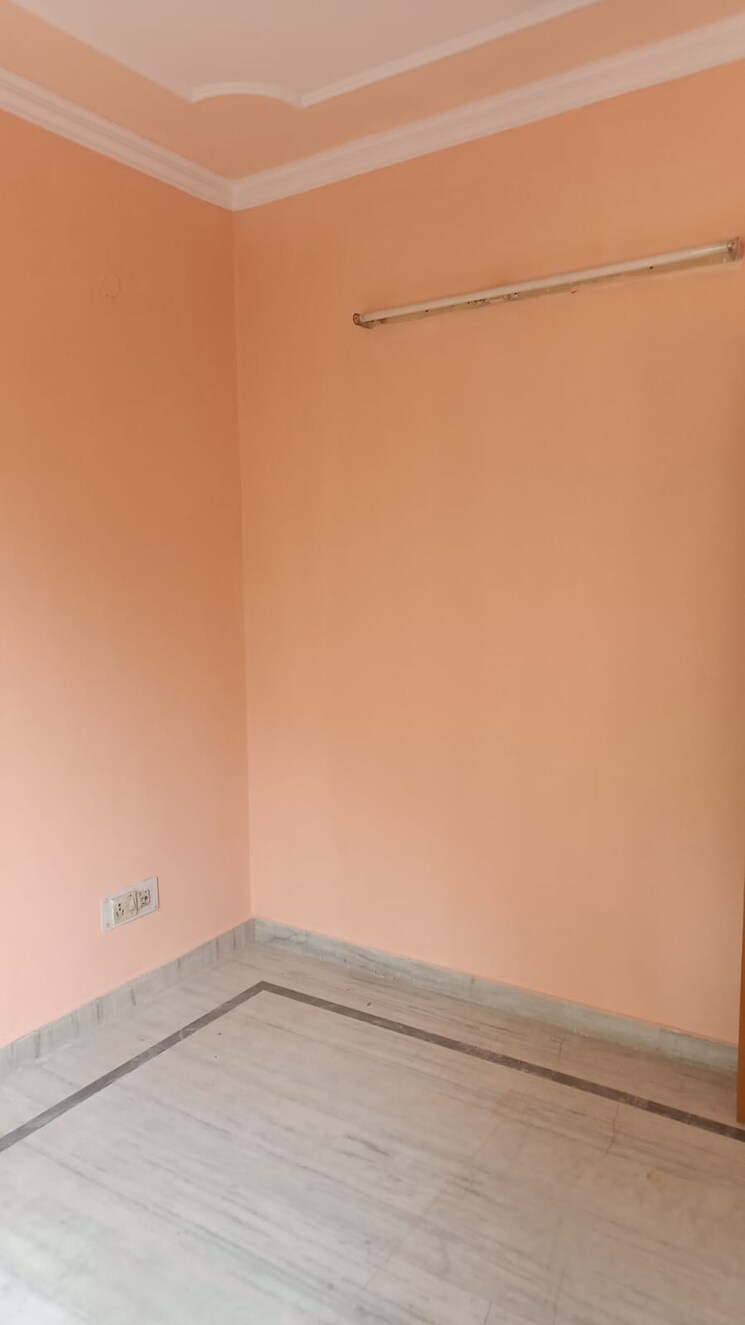 Room, lajpat nagar 2 Bedroom 75 Sq.Yd. Builder Floor In Lajpat Nagar Delhi 8768296