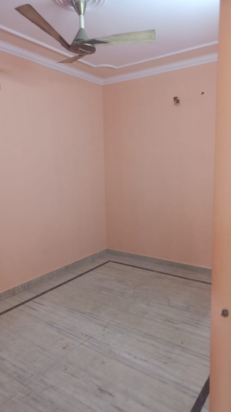 Room, lajpat nagar 2 Bedroom 75 Sq.Yd. Builder Floor In Lajpat Nagar Delhi 8768296