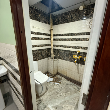 Bathroom in 1.5 BHK Builder Floor at Sector 63a – for Rent