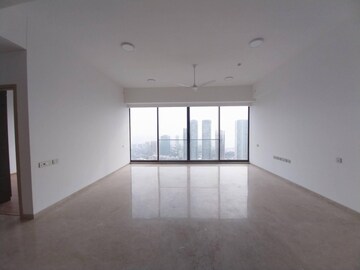 Room in 4 BHK Apartment at Rustomjee Crown, Prabhadevi – for Rent