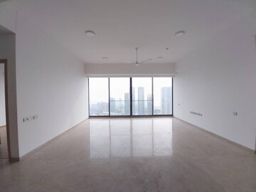 Room in 4 BHK Apartment at Rustomjee Crown, Prabhadevi – for Rent