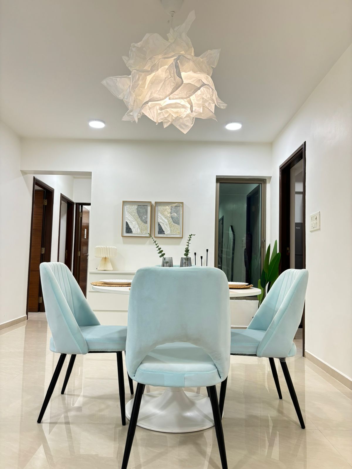 4 BHK + Servant Room 2300 Sq.Ft. Apartment in Hiranandani Gardens Solitaire