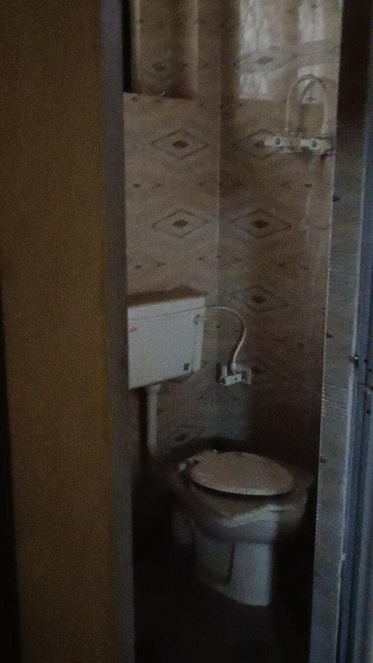 Bathroom, shalimar garden extension i 2 Bedroom 900 Sq.Ft. Builder Floor In Shalimar Garden Extension I Ghaziabad 8768491