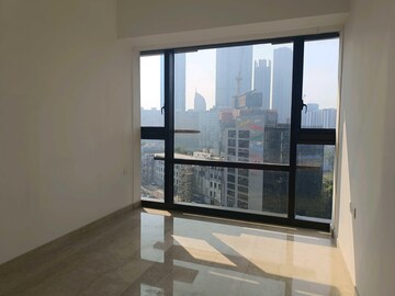 Room in 4 BHK Apartment at Lodha Trump Tower, Worli – for Rent