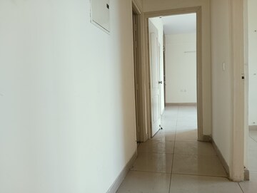 Room in 3 BHK Apartment at Landcraft Golflinks Plaza, Pandav Nagar – for Rent