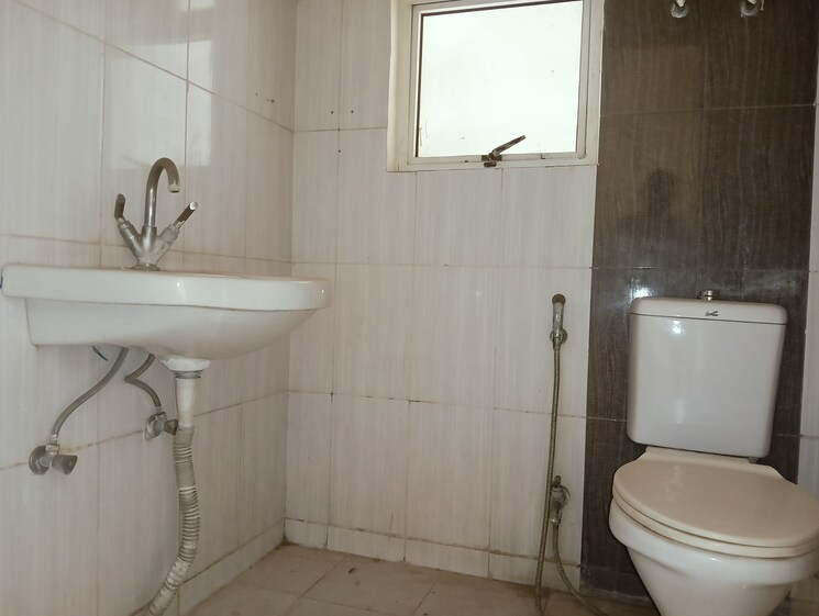 Bathroom, landcraft-golflinks-plaza 3 Bedroom 1630 Sq.Ft. Apartment In Pandav Nagar Ghaziabad 8768534