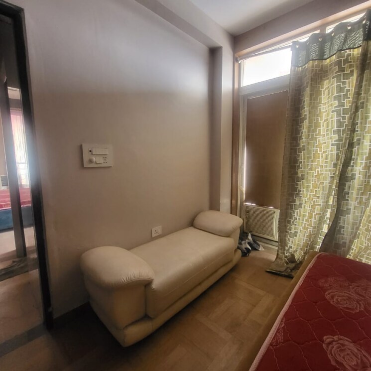 Living Room, vineet khand Pg For Girls In Vineet Khand 8768551