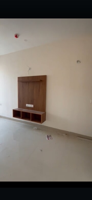 2 BHK Apartment For Rent in Zara Rossa, Sector 112
