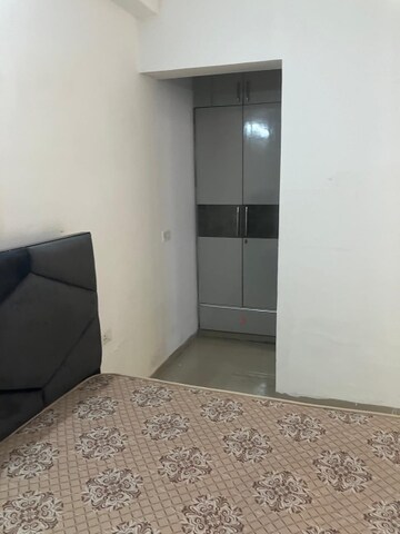 Room in 3 BHK Apartment at Nirala World Estate I, Tech Zone 4 Greater Noida – for Rent