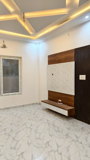 Room in 2 BHK Independent House at Gomti Nagar – for Sale