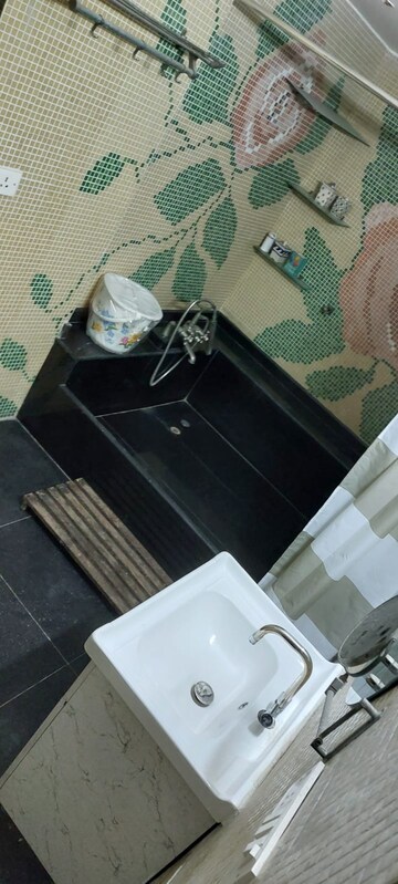 Furnished Amenities in 2 BHK Builder Floor at Patel Nagar – for Rent