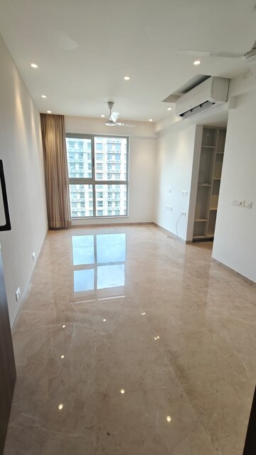Room in 1 BHK Apartment at Hiranandani Regent Hill, Powai – for Rent