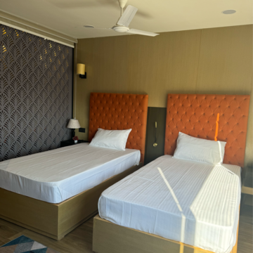 Bedroom in  Pg at Dlf Phase ii – for Rent