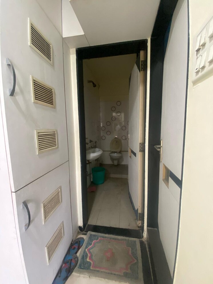 Bathroom, neco-nx 3 Bedroom 1500 Sq.Ft. Apartment In Viman Nagar Pune 8768615