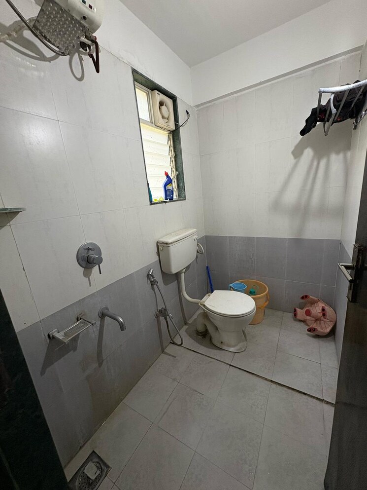 Bathroom, neco-nx 3 Bedroom 1500 Sq.Ft. Apartment In Viman Nagar Pune 8768615