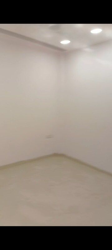 Room in 2.5 BHK Builder Floor at Lajpat Nagar 4 – for Rent