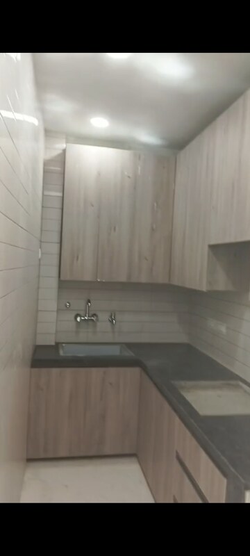 Kitchen in 2.5 BHK Builder Floor at Lajpat Nagar 4 – for Rent