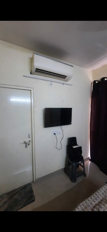 Furnished Amenities in 3 BHK Apartment at Conscient Habitat 78, Sector 78 – for Rent