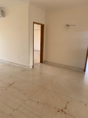 Room in 3 BHK Apartment at Ahuja Chardham Apartment, Bandra West – for Rent