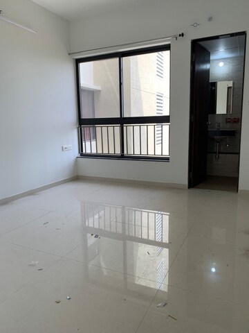Room in 3 BHK Apartment at Shapoorji Pallonji Sensorium, Hinjewadi – for Rent