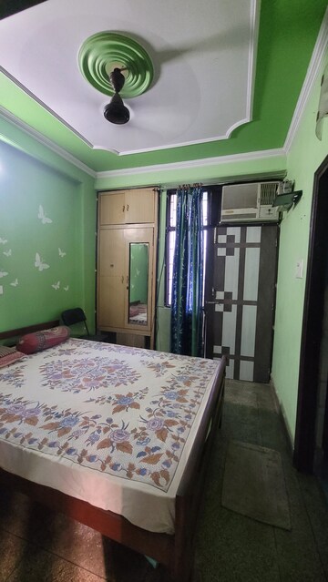Master Bedroom in 2 BHK Apartment at Gtb Enclave – for Rent