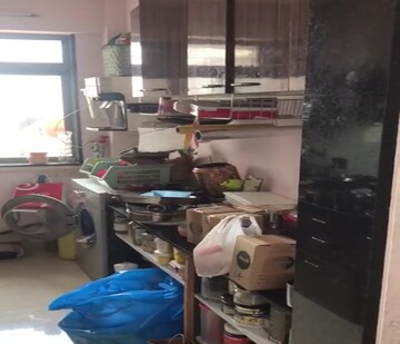 Team Area in 2 BHK Apartment at Matunga West – for Rent