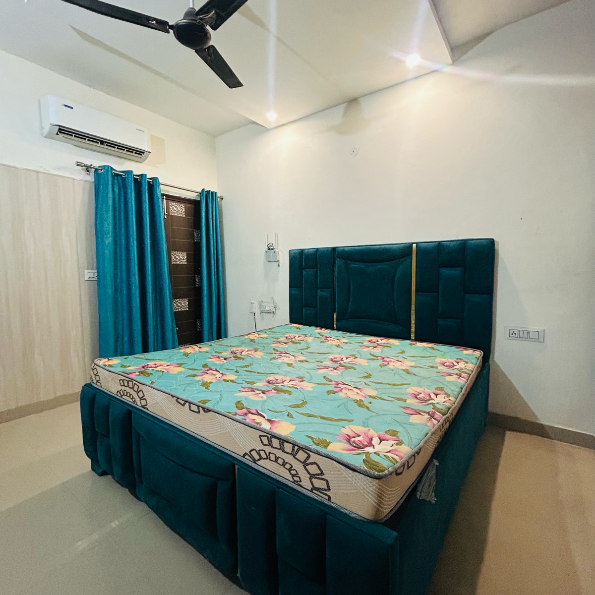 1 BHK + Extra Room Apartment For Rent in Shivalik City 