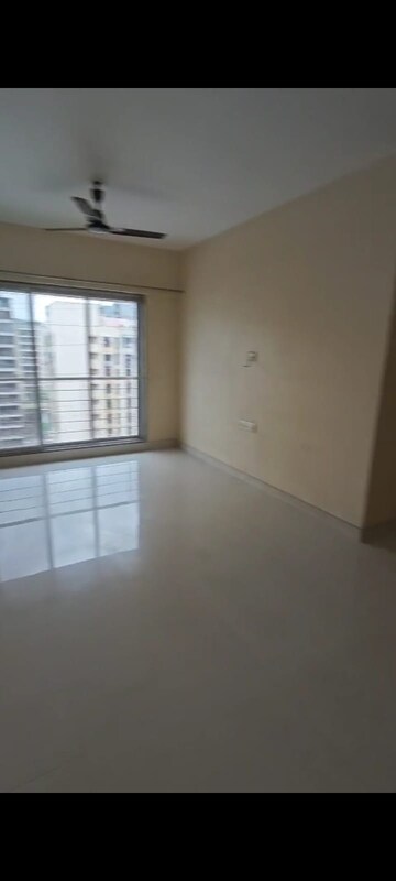 Room in 2 BHK Apartment at Veena Serenity, Chembur – for Rent
