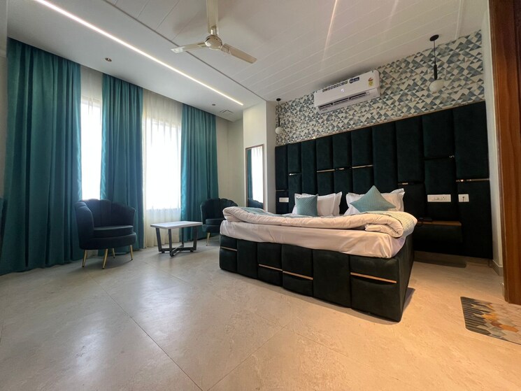 Bedroom, omaxe-new-heights 2.5 Bedroom 1100 Sq.Ft. Apartment In Sector 78 Faridabad 8768827