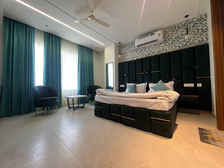Bedroom, omaxe-new-heights 2.5 Bedroom 1100 Sq.Ft. Apartment In Sector 78 Faridabad 8768827