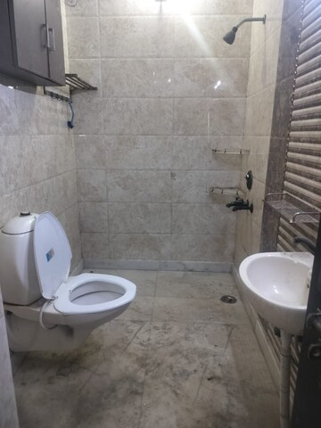 Bathroom in 2 BHK Builder Floor at RWA Apartments Sector 30, Sector 30 – for Rent
