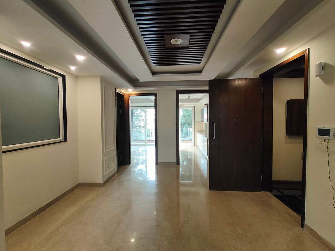 3 BHK + Servant Room Apartment For Sale in M3M Golf Hills