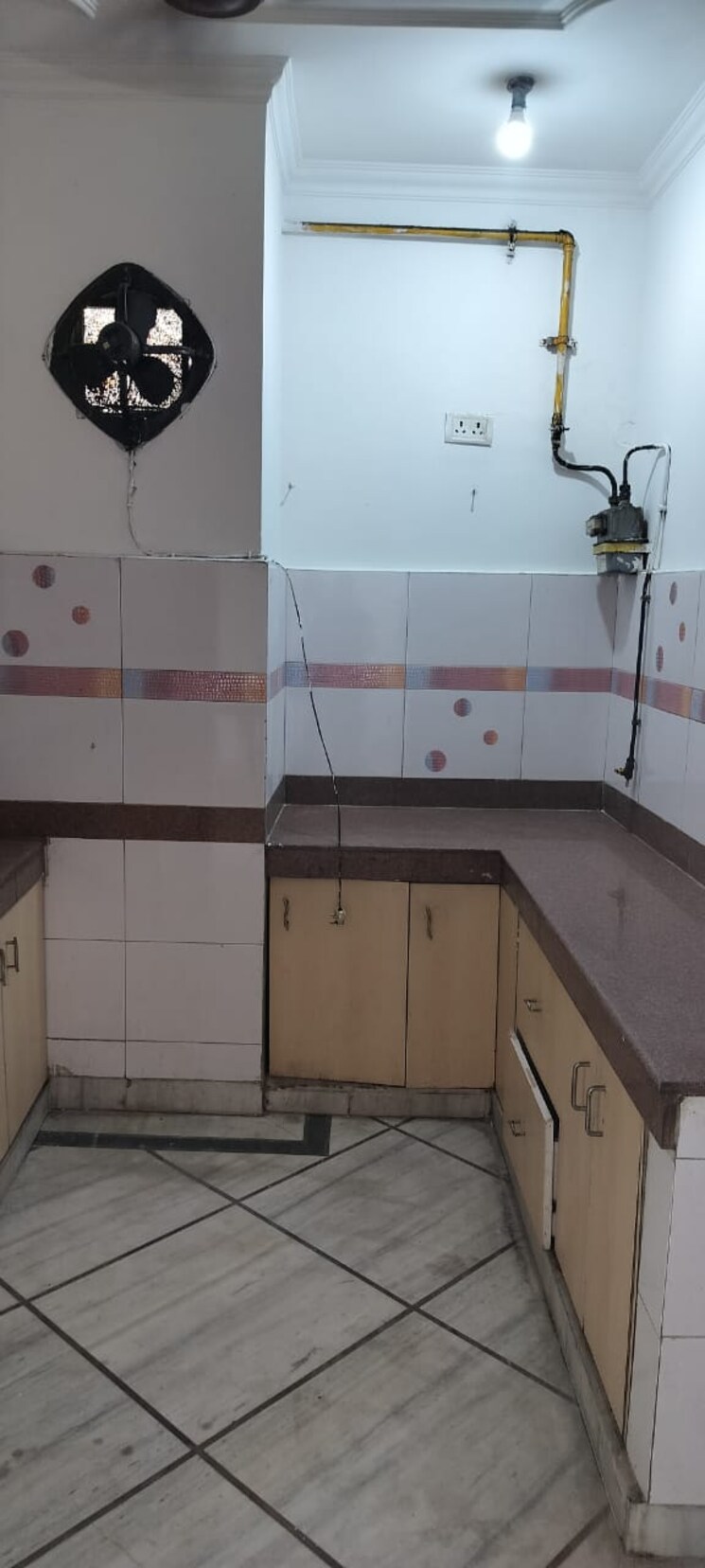 Bathroom, arun-vihar-sector-37 2 Bedroom 750 Sq.Ft. Apartment In Sector 37 Noida 8768871