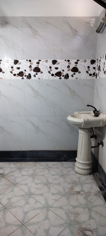 Bathroom in 2 BHK Apartment at Arun Vihar Sector 37, Sector 37 – for Rent
