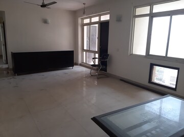 Room in 5 BHK Villa at Omaxe NRI City Plots, Omega Ii Greater Noida – for Rent
