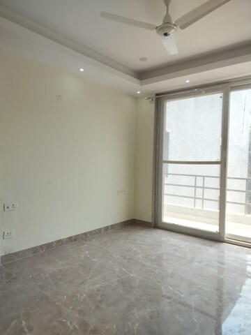 Room in 3.5 BHK Apartment at Omaxe New Heights, Sector 78 – for Sale