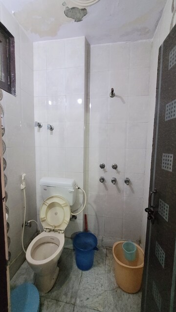 Attached Bathroom in 2 BHK Builder Floor at Dilshad Colony – for Sale