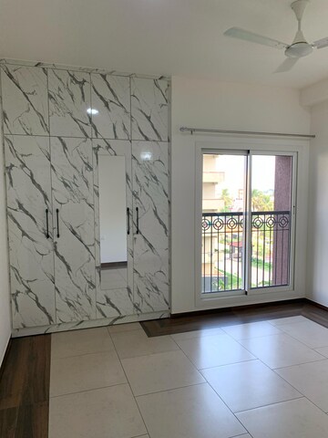 Room in 2 BHK Apartment at DSR Highland Greenz, Doddakannelli – for Rent