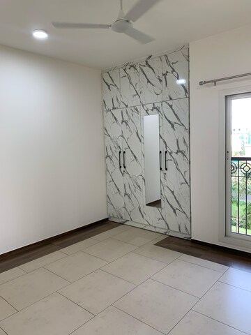 Room in 2 BHK Apartment at DSR Highland Greenz, Doddakannelli – for Rent