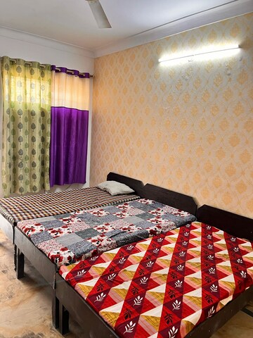 Room in  Pg at Sector 51 – for Rent