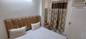 Bedroom in 2 BHK Builder Floor at Sector 27 – for Rent