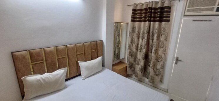 Bedroom, sector 27 2 Bedroom 160 Sq.Yd. Builder Floor In Sector 27 Gurgaon 8768957