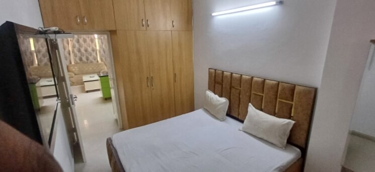 Bedroom, sector 27 2 Bedroom 160 Sq.Yd. Builder Floor In Sector 27 Gurgaon 8768957