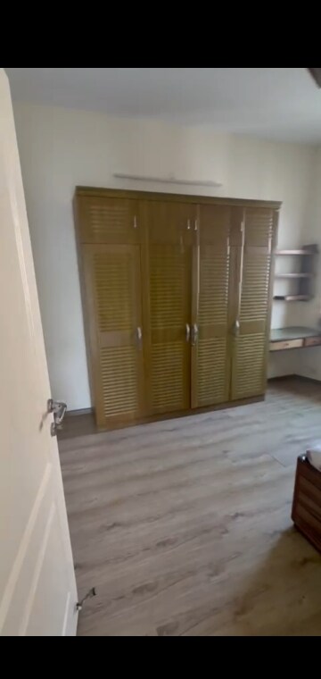 Room in 3 BHK Apartment at Unitech Heights, Rajarhat New Town – for Rent